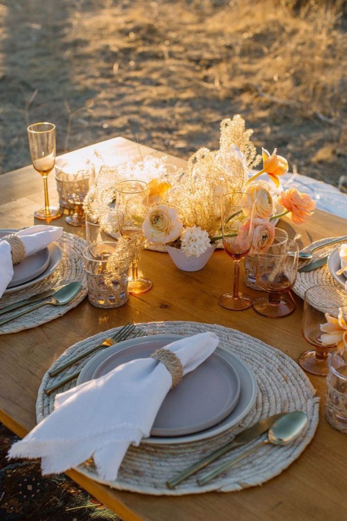 Desert blossom earthy rustic table theme.