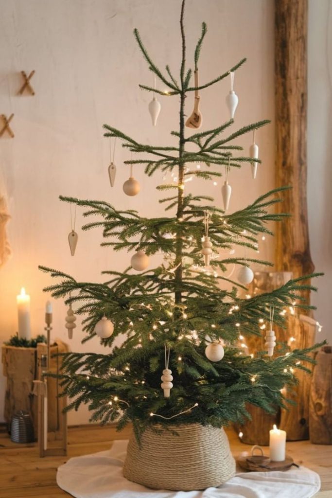 Minimal Nordic pine decor arrangement.