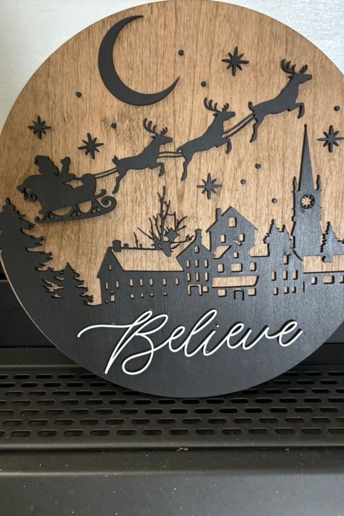 Classic wooden sleigh crest ornament