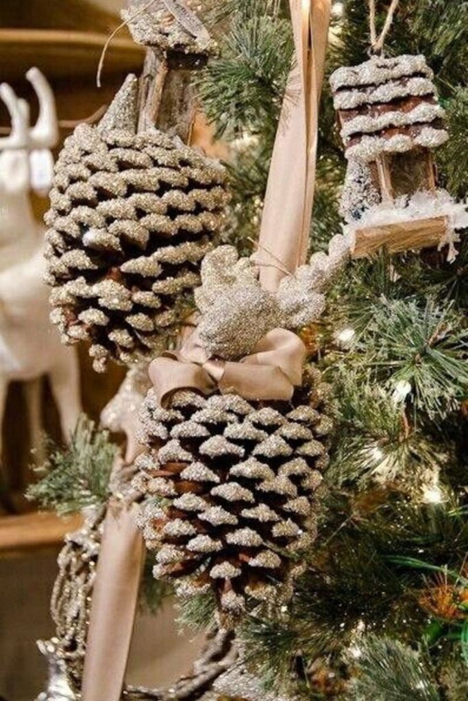 Crystal pinecone figurine refined winter décor.