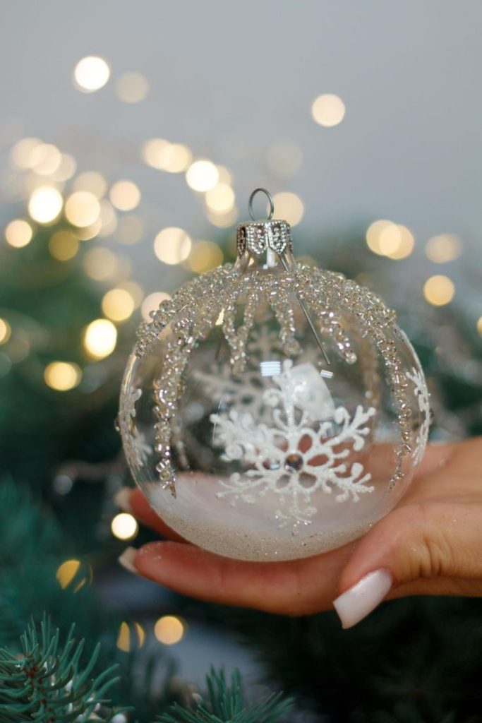 Sparkling resin snowballs with swirling flakes