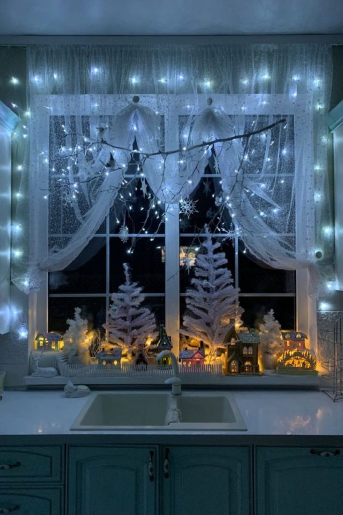 Twisting icicle vine with LED lights