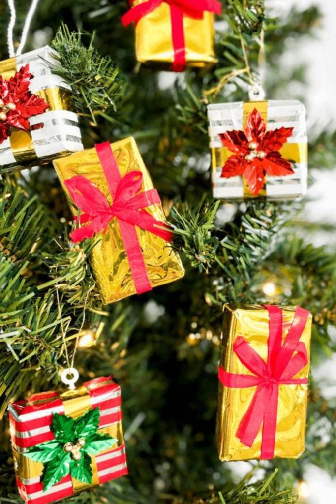 Tiny decorative wrapped gift box ornaments