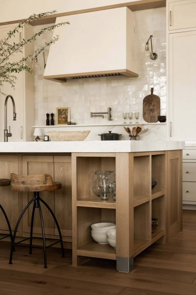 Saltstone prairie kitchen with neutral palette