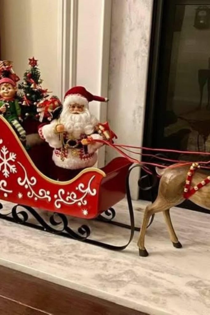 Mini sleighs with LED lights