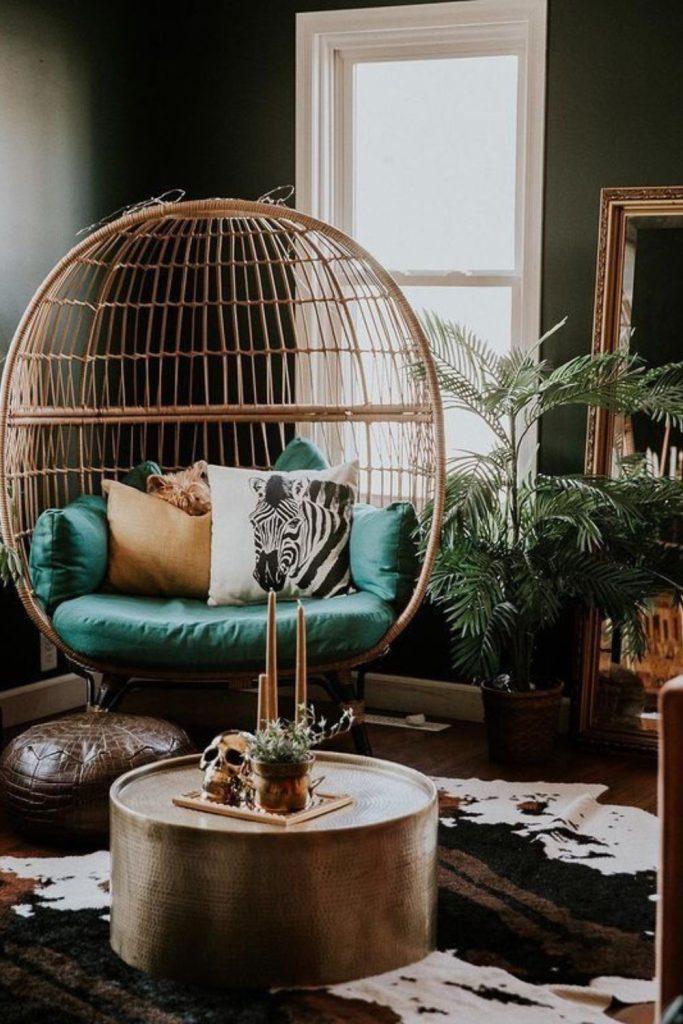 Lanterns poufs hanging plants blankets