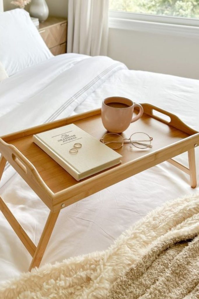Lightweight bamboo tray for drinks serving