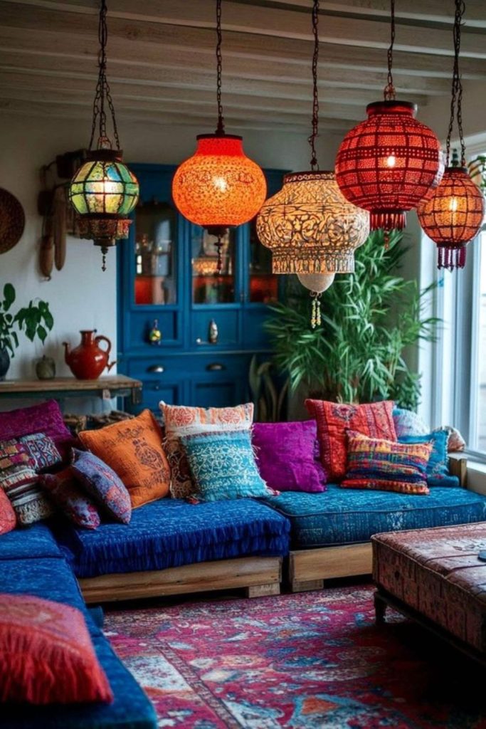 Reflective crystal light kaleidoscope interior