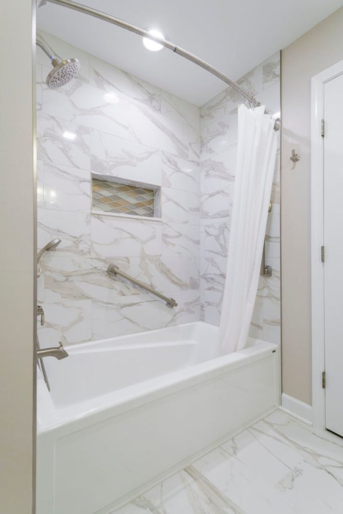 Marble wall luxury small bath