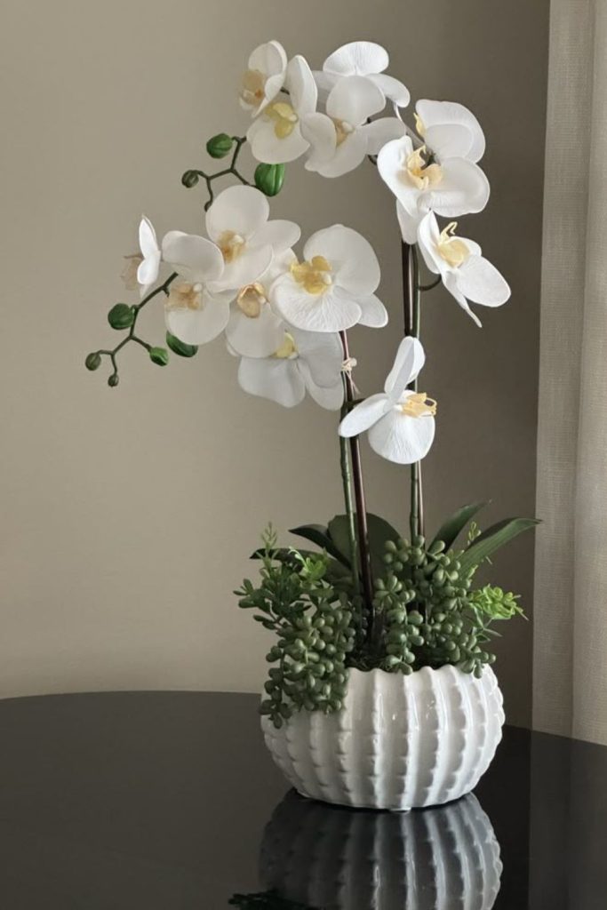 Sharp orchid triangles minimalist calm