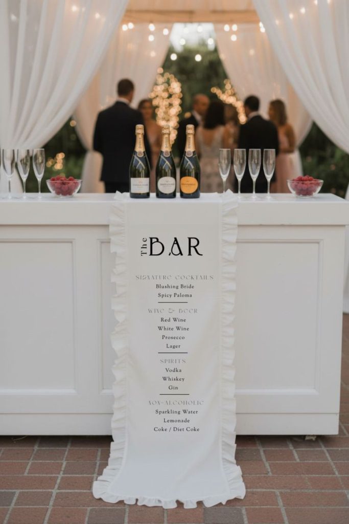 Hanging scroll fabric vertical bar menu