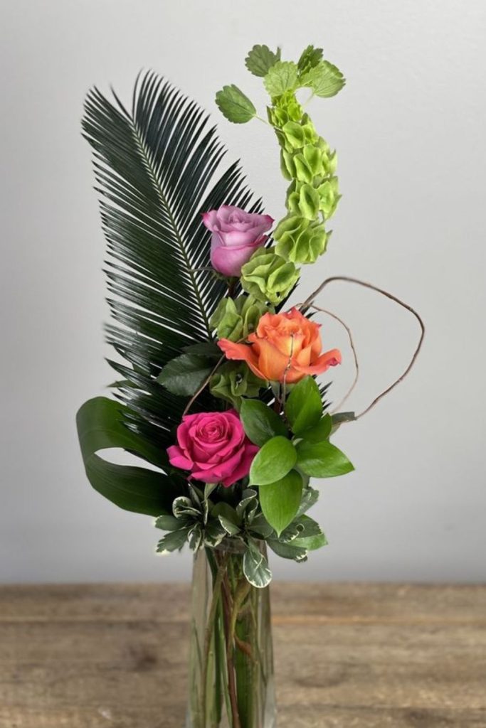 Giant fiddle leaf with miniature roses