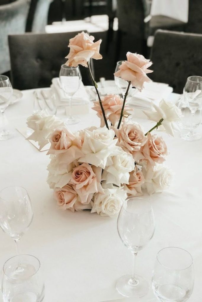 Long willow tendrils with pale pink roses