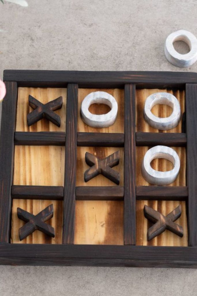 Mini wooden tic-tac-toe game