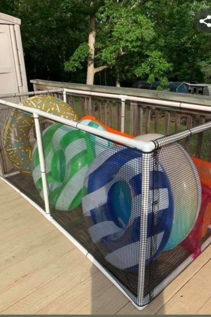 Cargo net ceiling storing floating toys