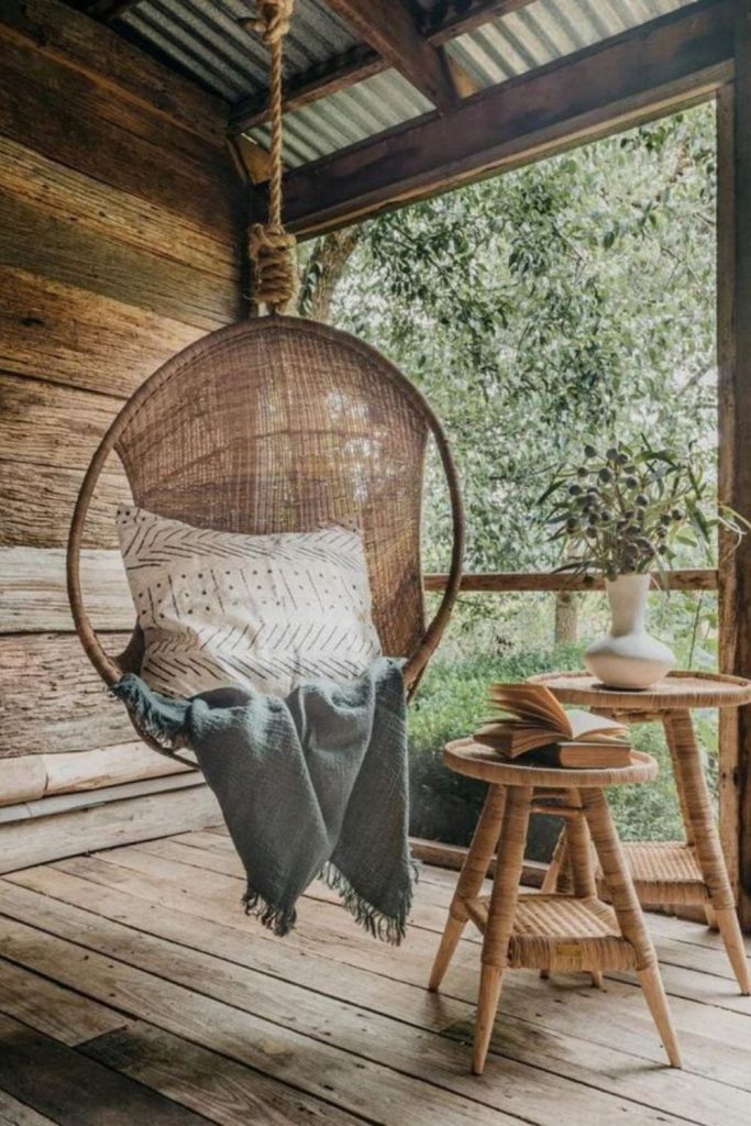 Hanging egg pod cocoon swing chair