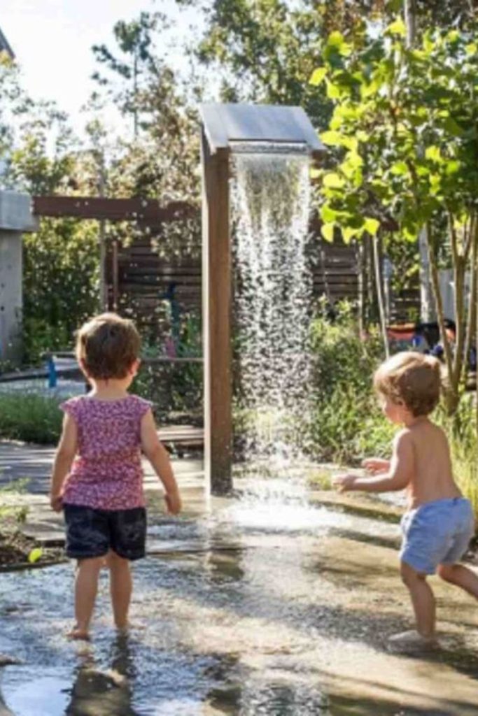 Water ripple splash play corner for kids