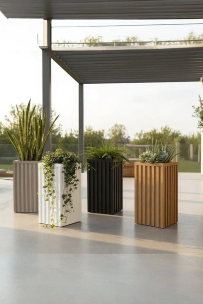 Modular cube stacked vertical planter system