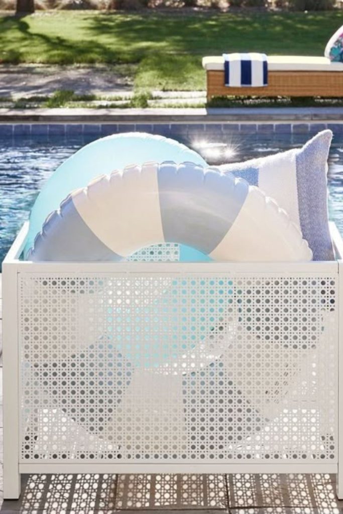 Netted frame cage pool float organizer