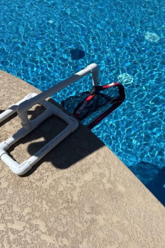 Pool deck perimeter cleaning rail
