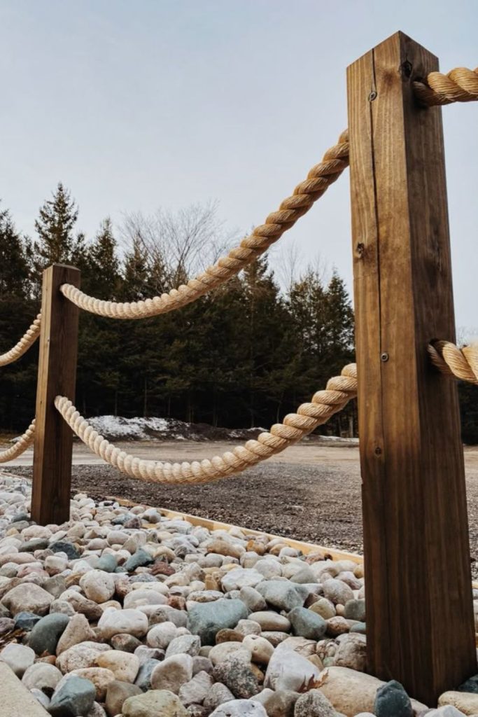 Rope net woven garden border layout