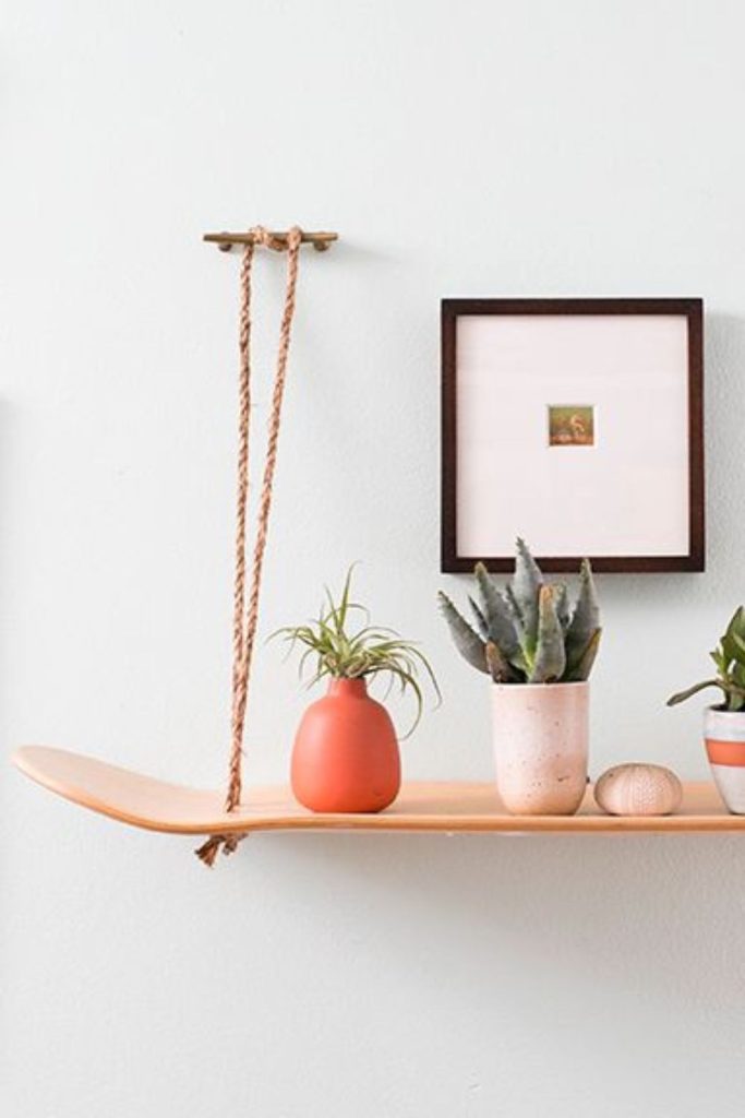 Skateboard deck urban plant shelf