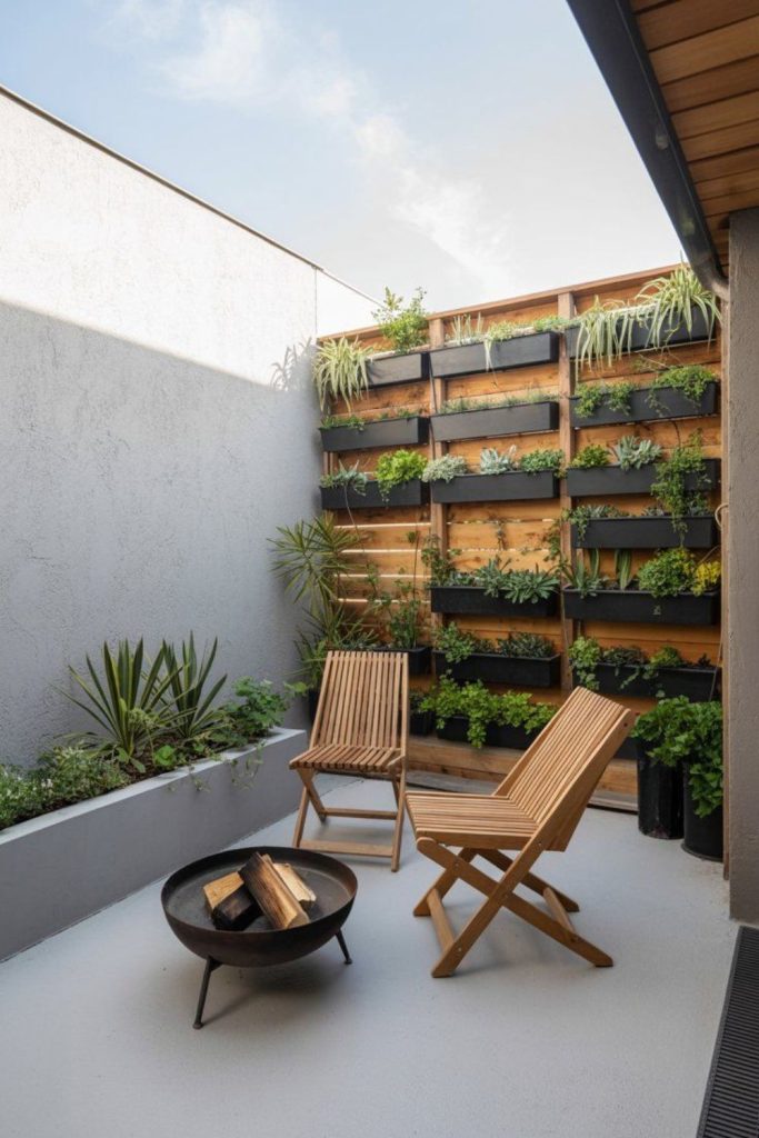 Small courtyard concrete patio retreat.