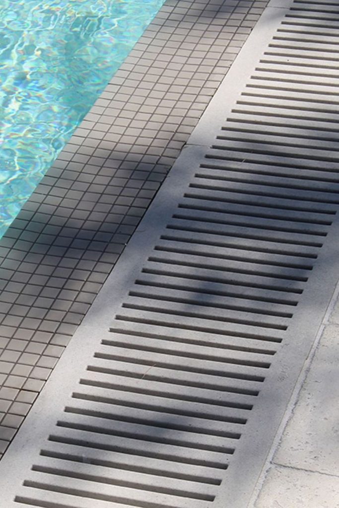 Pool wet zone drainage system