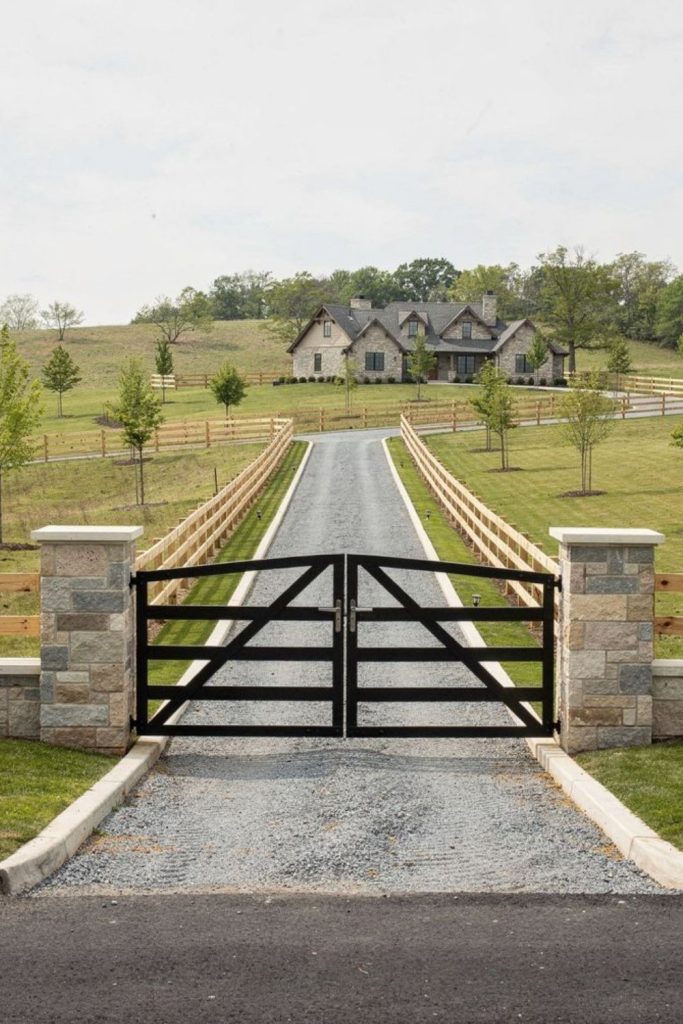 Double swing iron countryside gate design