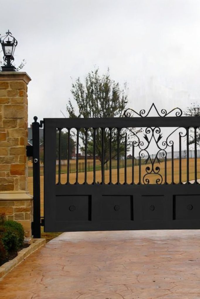 Heavy duty iron agricultural farm gate