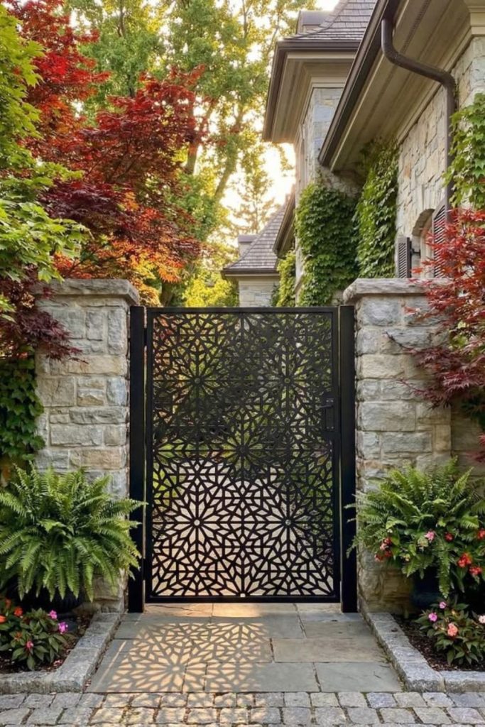 Living vertical garden integrated green gate