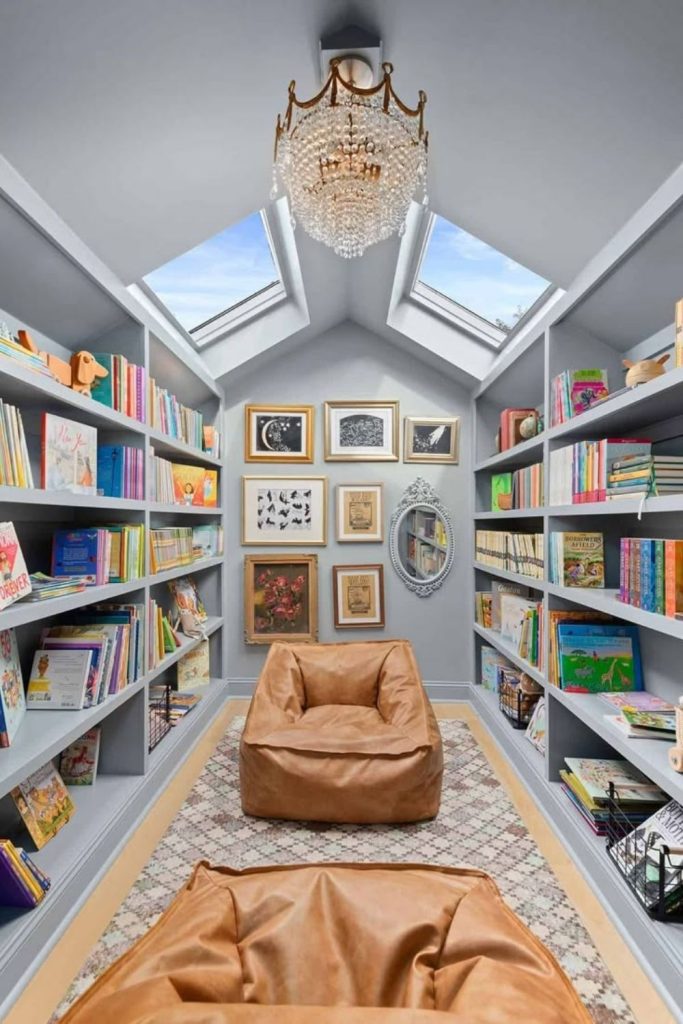 Small box room library with bookshelves.