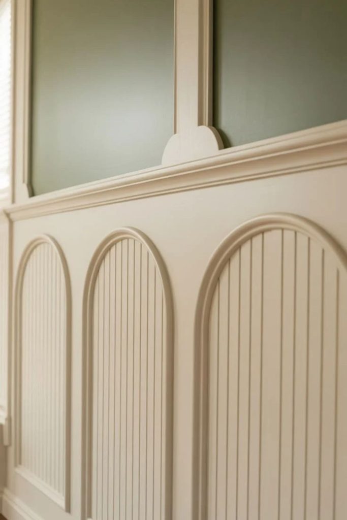 Country manor dado rail walls.