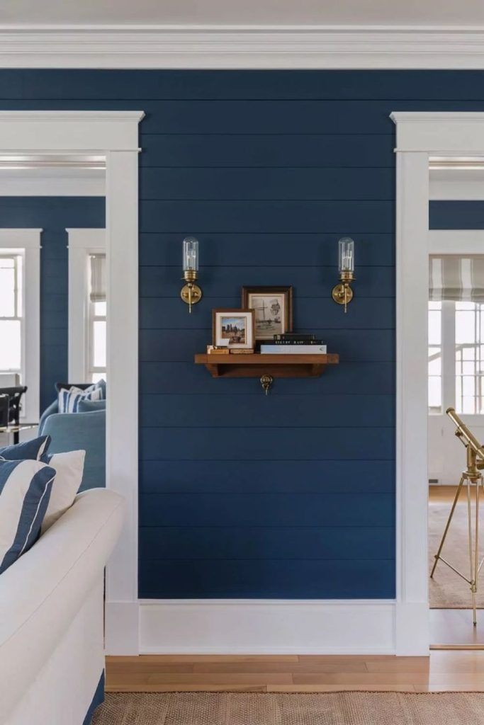 Navy nautical horizontal wall boards.