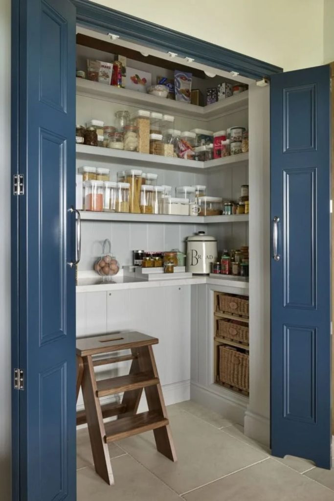 Traditional scullery cupboard with storage.