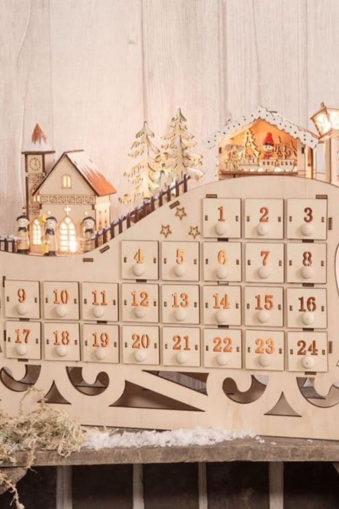 Christmas Eve treasure hunt advent calendar.